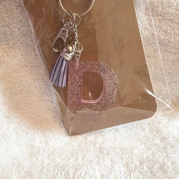 Resin Initial Keychains - Picture 7 of 15